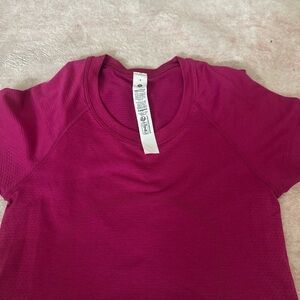 lululemon athletica Fuchsia Crew Neck Active Tee